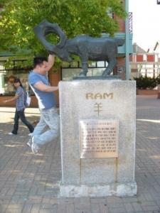 Juan Kindig - Daddy Bloomington, USA